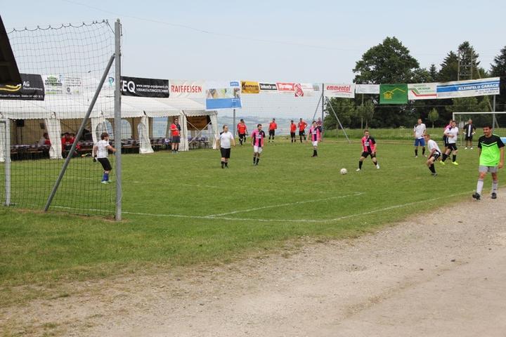 Das Turnier findet jeweils neben einem Hof statt.