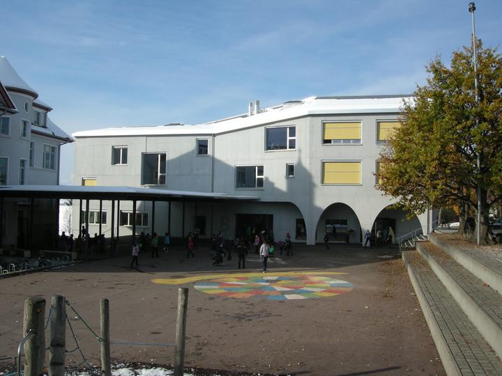 Dorfschule Buttisholz vom Hof