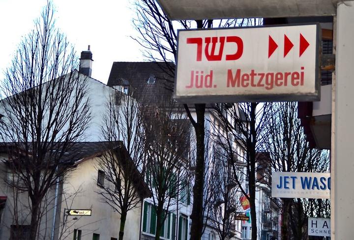 Die jüdische Metzgerei an der Bruchstrasse ist schon lange zu. Kürzlich musste auch der koschere Lebensmittelladen wegen fehlender Kundschaft schliessen.