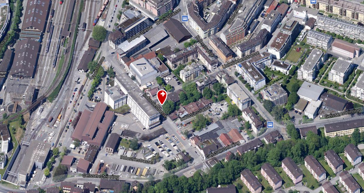 Das alte Käselager an der Industriestrasse 9 ist mit einem roten Punkt markiert. Überbaut werden soll das Areal unterhalb davon bis zur Geissensteinstrasse.