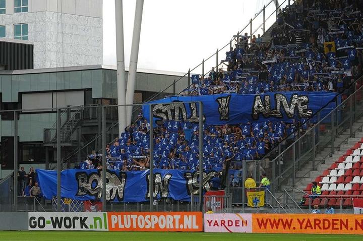 Juli 2010: Hunderte FCL-Fans reisen nach Utrecht in Holland und feuern ihre Mannschaft an. Allerdings vergebens, der FCL verliert 1:0. Das Heimspiel eine Woche später geht dann gleich mit 1:3 in die Hose.