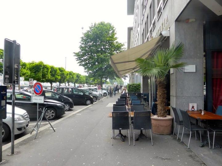 Cafés wie dieses an der Bahnhofstrasse soll es künftig mehr geben.