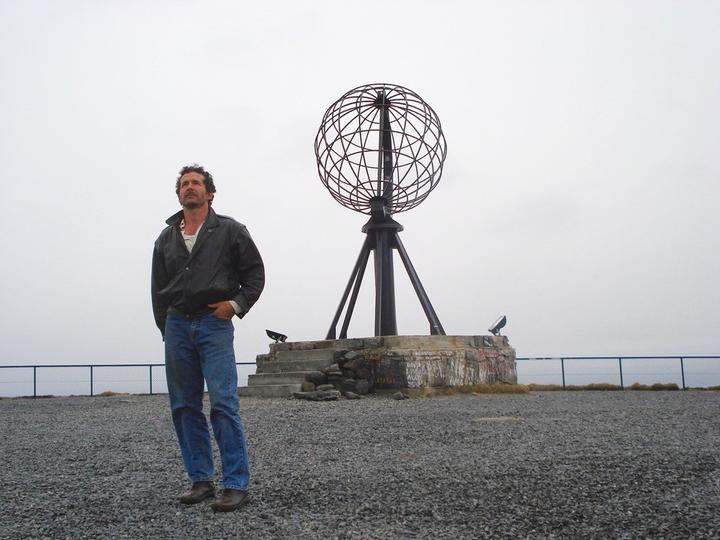 Kaltstart: Rudi Schacher 2007 am Nordkap. Hier begann die wohl längste Reise seines Lebens.