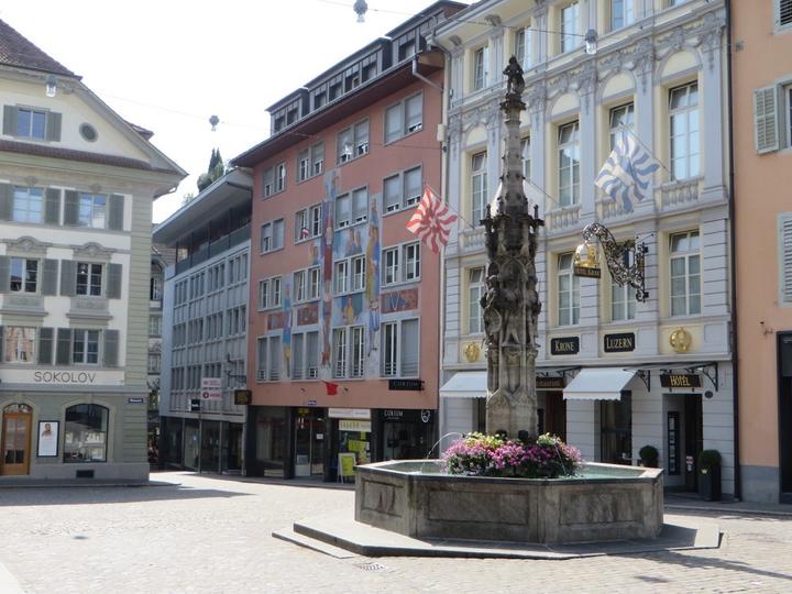 Ein Basler in Luzern: Der Weinmarktbrunnen in seiner annähernd heutigen Form wurde 1481 bei Steinmetz Konrad Lux aus Basel in Auftrag gegeben.