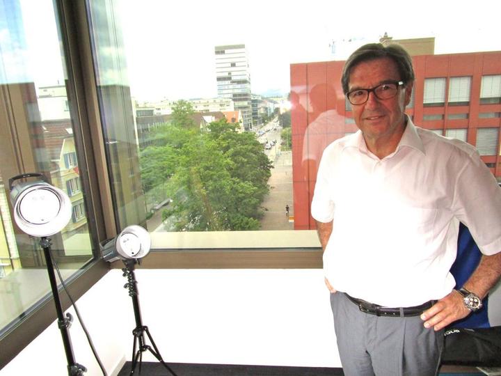 FDP-Nationalrat Bruno Pezzatti im vierten Stock «seines» Obstverband-Hochhauses in Zug.