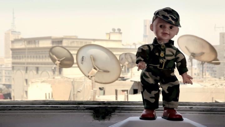 Ägyptens Machthaber Al-Sisi lässt die Puppen tanzen: Szene aus der Eröffnungssequenz des elfminutigen Dokumentarfilms über die Gesellschaft in der Militärdiktatur Ägypten.
