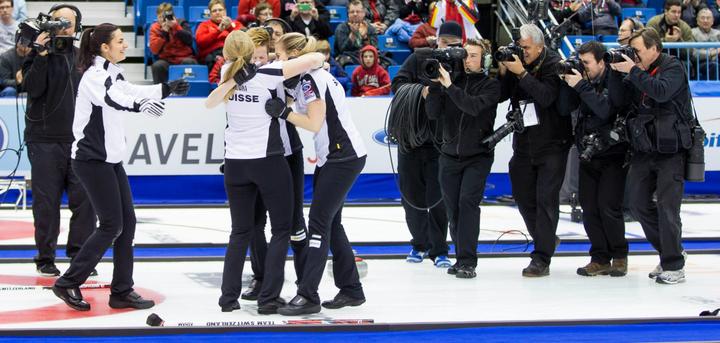 Der grosse Coup: Im März 2014 wurde die Schweiz in Saint John, Kanada, Weltmeister. Christine Urech (ganz rechts) jubelt mit ihrem Team.