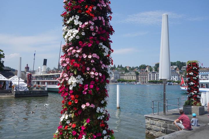 Gerüstet für das Gartenjahr 2016: Wird der Europaplatz in der Stadt Luzern wieder mit Blumenstelen bespielt?