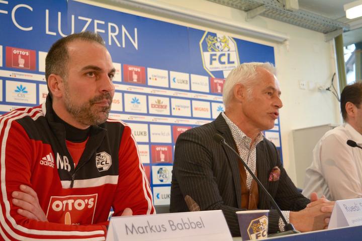 Markus Babbel und Ruedi Stäger an der Medienkonferenz in der Swissporarena.