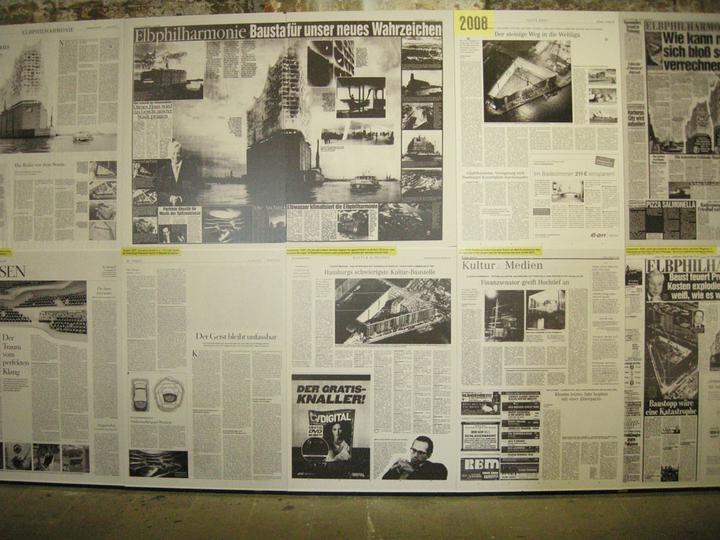 An der Architekturbiennale in Venedig wurde 2012 ein Fries aus Zeitungsmeldungen ausgebreitet.