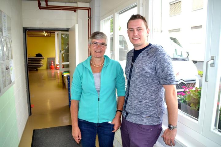 <p>Timon Probst mit Yolanda Fässler, der Leiterin von GGZ@Work Recycling.</p>