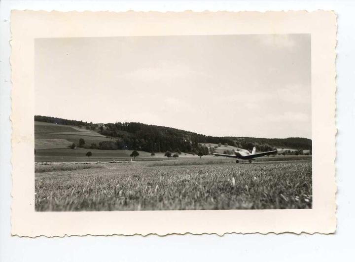 <p>Start einer Maschine auf dem alten Flugfeld westlich der Wyna. Der Flugplatz Beromünster Anfang der 60er-Jahre. (Bild: zvg)</p>