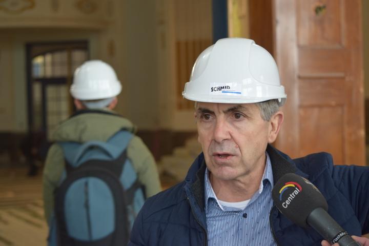 <p>Paul Knüsel, Leiter Hochbau beim Baudepartement der Stadt Zug, leitete die Besichtigung.</p>