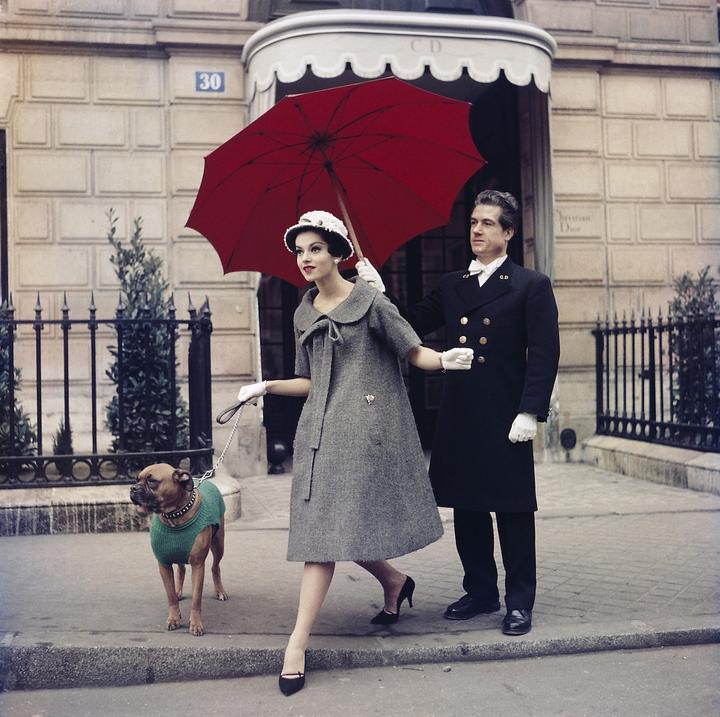<p>Chez Dior, avenue Montaigne, 1958.</p>