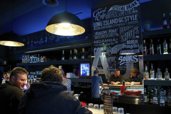 <p>Die neu gestaltete Bar des Grand Cafés.</p>