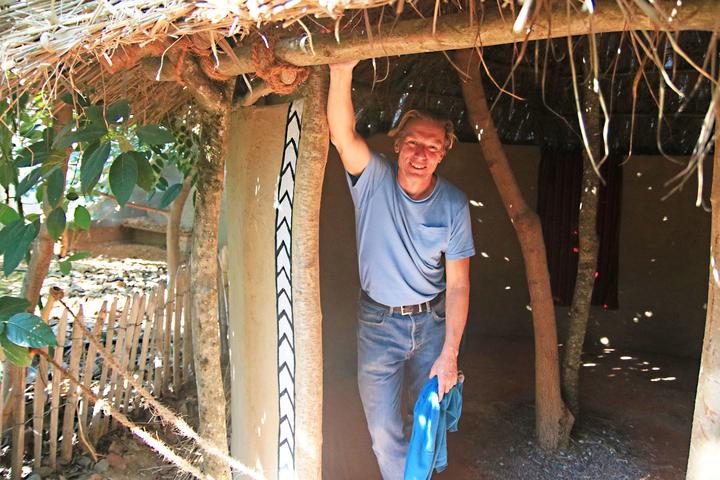 <p>Die afrikanische Lehmhütte von Andi Riser wird die Gäste zu mystischen Ritualen begrüssen.</p>
