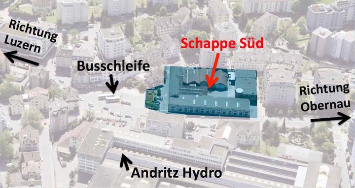 <p>Die alte Schappe-Fabrik liegt direkt vis-à-vis der Firma Andritz Hydro bei der Busschleife. (Luca Wolf/Bildmontage)</p>