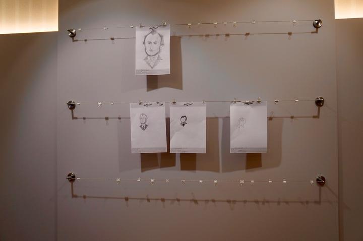 <p>Die Zeichnungen der Besucher werden in die Ausstellung integriert.</p>