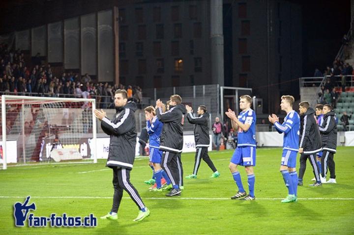 <p>Nach dem Spiel bedankten sich die FCL-Spieler bei ihren Fans. (Bild: fcl.fan-fotos.ch / Dominik Stegemann)</p>