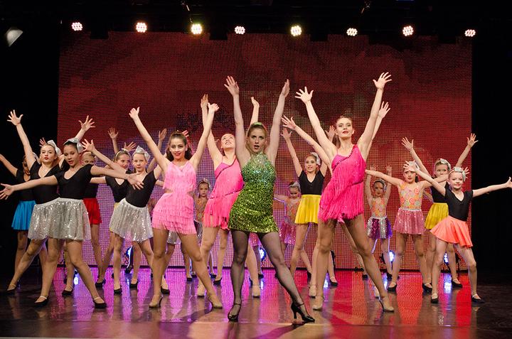<p>Die Tänzerinnen der Ballett Akademie geben alles.</p>