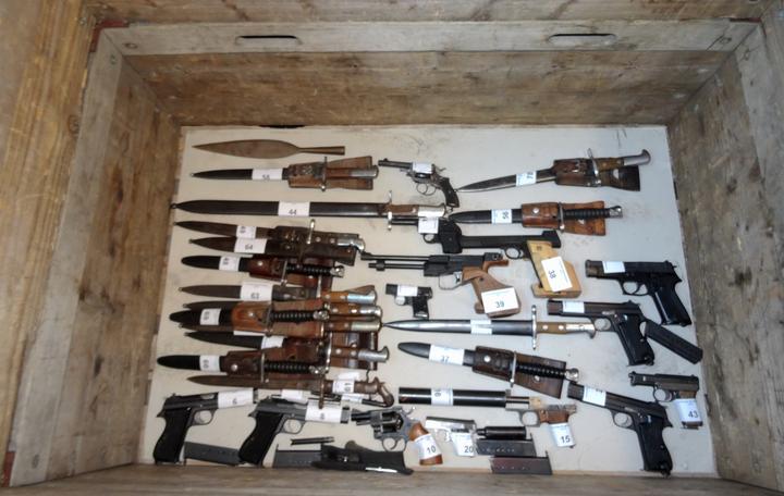 <p>Sammlung der abgegebenen Stich- und Kleinwaffen.</p>