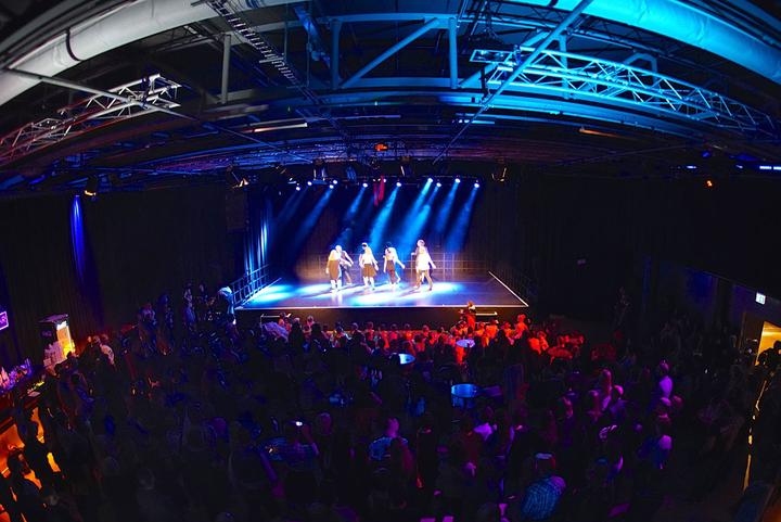 <p>Grosse Show der Tanzteams: Die All Stars traten in der Zuger Chollerhalle auf.</p>