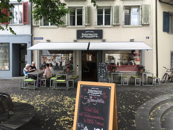 <p>Klein und fein: Das Café Intermezzo am Kolinplatz.</p>