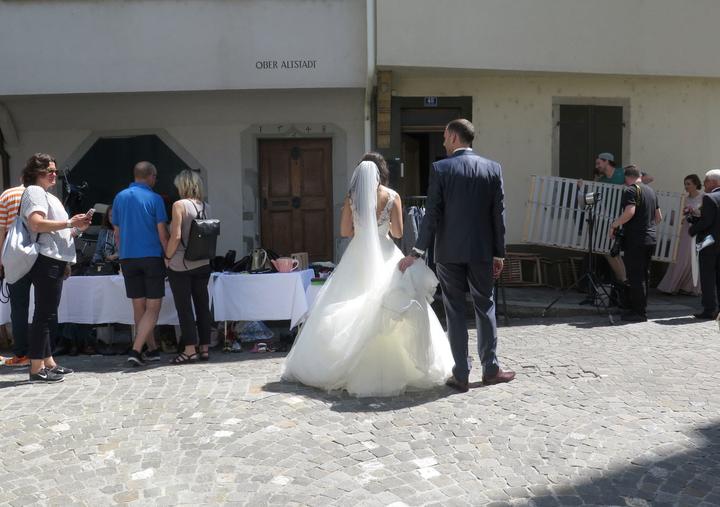 <p>Hat der Hochzeitsfotograf den Veranstaltungskalender nicht genau studiert?</p>