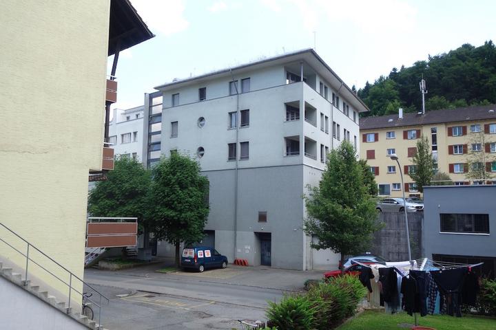 <p>Das von Andy Raeber 1992 für den Bauunternehmer G. Piazza erstellte Gebäude wurde 1994 vom Kanton Luzern ausgezeichnet. (Foto: Gerold Kunz)</p>