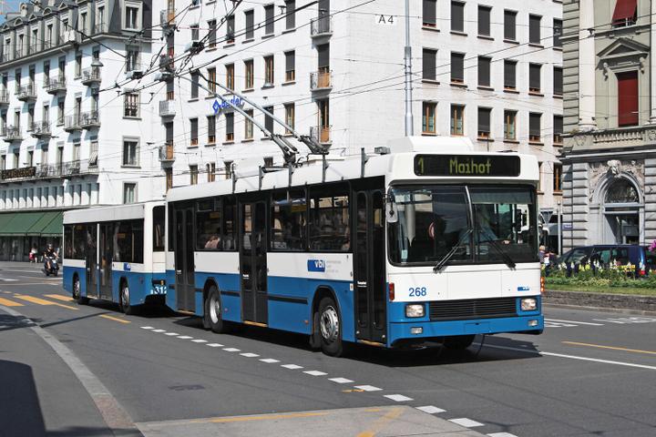 <p>Ein 1er-Bus mit Anhänger vom Luzernerhof Richtung Maihof. (Bild: zvg/Sandro Flückiger)</p>