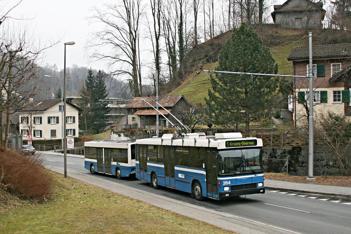 <p>VBL-Trolleybus mit Anhänger in Kriens-Obernau. (Bild: zvg/Sandro Flückiger)</p>