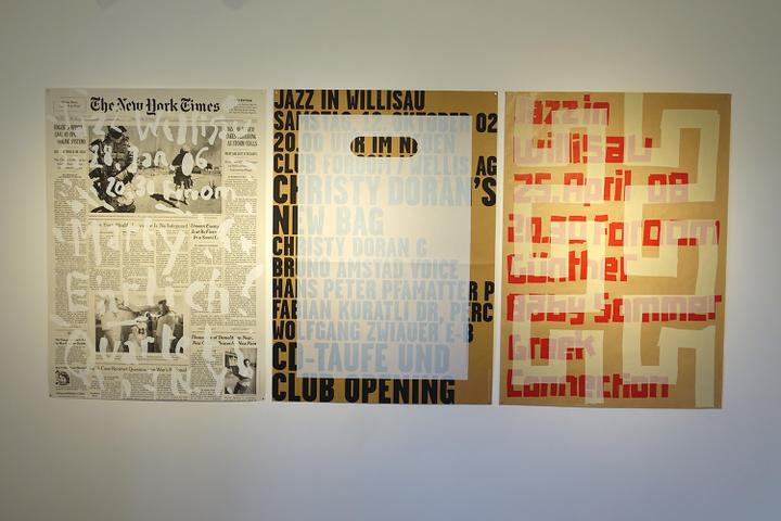 <p>Beim Jazz-Plakat links sorgte eine Ausgabe der «New York Times» als Vorlage.</p>