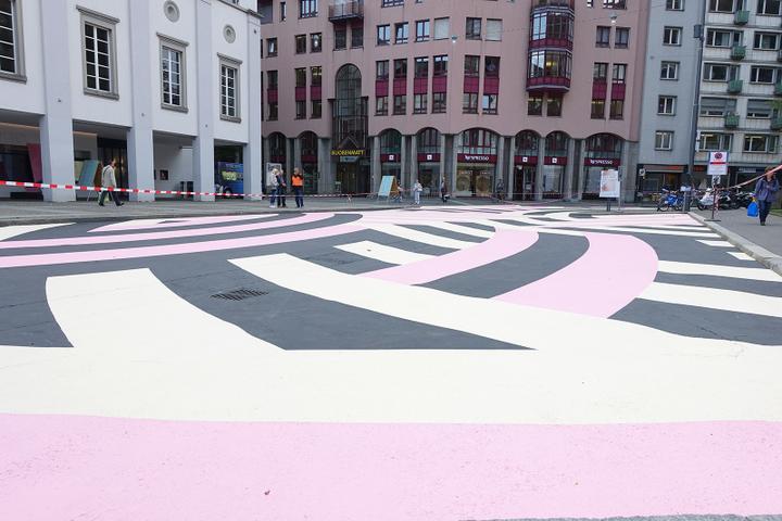 <p>«Street Painting #9» des Schweizer Künstlerduos Lang/Baumann. (Bild: jwy)</p>