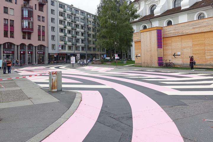<p>«Street Painting #9» des Schweizer Künstlerduos Lang/Baumann. (Bild: jwy)</p>