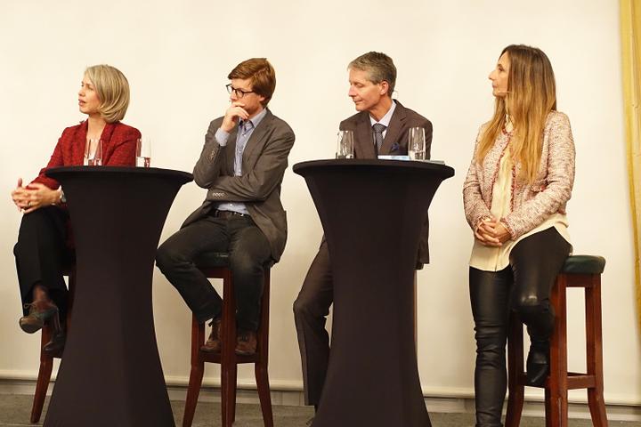 <p>Lauschten gebannt: Franziska Bitzi, Christian Hochstrasser, Marcel Perren und Barbara Kopp Döös.</p>