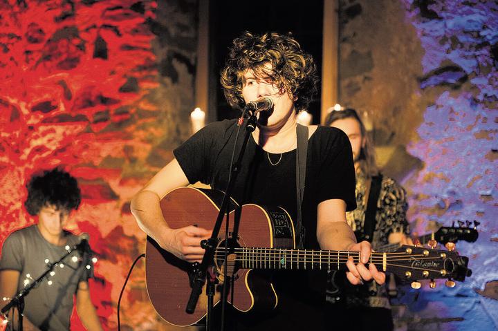 <p>Singer/Songwriter Faber spielte vor seinem grossen Durchbruch im Dezember 2016 im Ronmühle-Keller.</p>