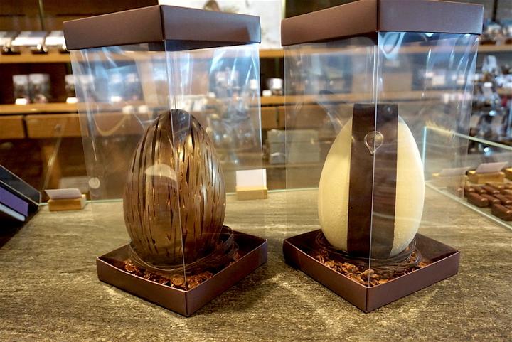<p>Eine Wucht: die handgefertigten Eier von Max Chocolatier am Schweizerhofquai.</p>