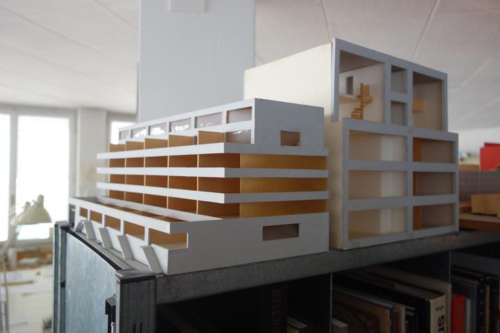<p>Modell zum Wohnhaus an der Sentimattstrasse Luzern. (Foto: Gerold Kunz)</p>