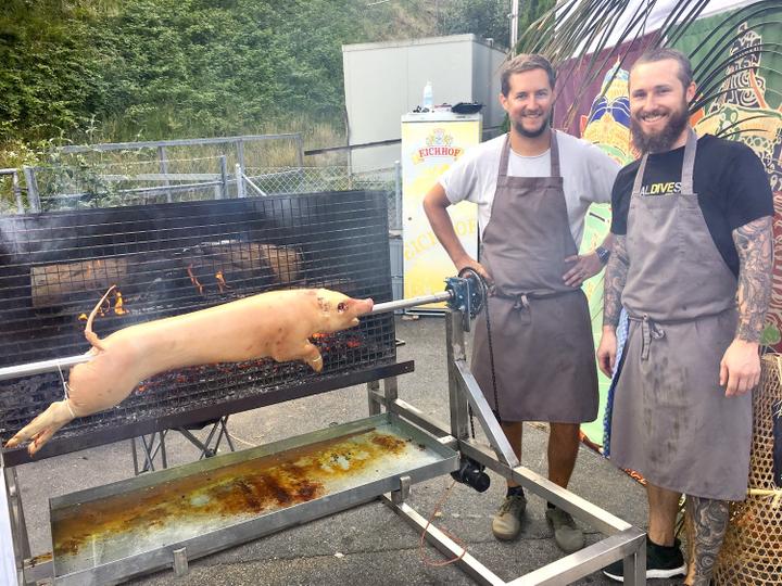 <p>Bringen tropisches Flair in die Schweizer Küche: Chefkoch Steffen Holst (links) und sein Junior Souschef Andreas Halter.</p>