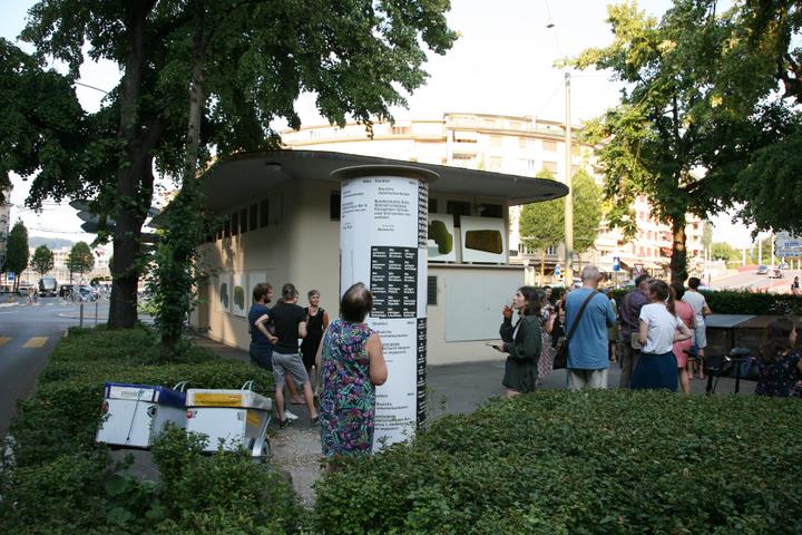 <p>Kraut #1 fand am Donnerstag beim WC-Häuschen mitten auf dem Bundesplatz statt. (Bild: Sabine Oehninger)</p>