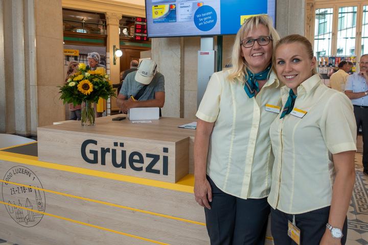 <p>Um das Wohl der Kunden bemüht: Kundenberaterin Brigitta Banz (links) und Tamara Stalder, Leiterin Betrieb in der Luzerner Hauptpost.</p>