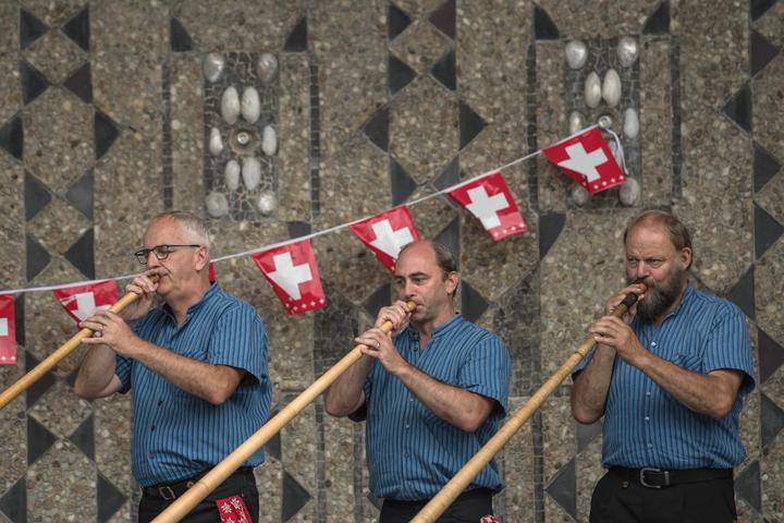 <p>Beim Pavillon in Luzern wurde am 1. August fleissig musiziert. (Bild: Iris Geisseler)</p>