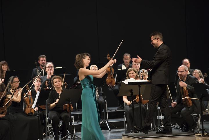 <p>Esther Hoppe spielt Beethoven mit der Zuger Sinfonietta unter der Leitung von Daniel Huppert. </p>