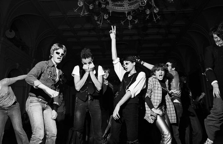 <p>Punk-Disco im Hotel Union 27. November 1977. (Bild: Emanuel Ammon/AURA)</p>