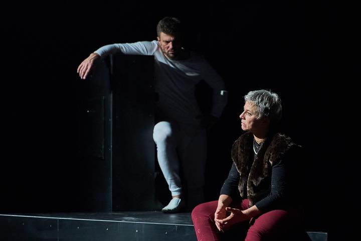 <p>Fetter Vetter & Oma Hommage zeigt das Stück «Ein Kind unserer Zeit» im Kleintheater.</p>