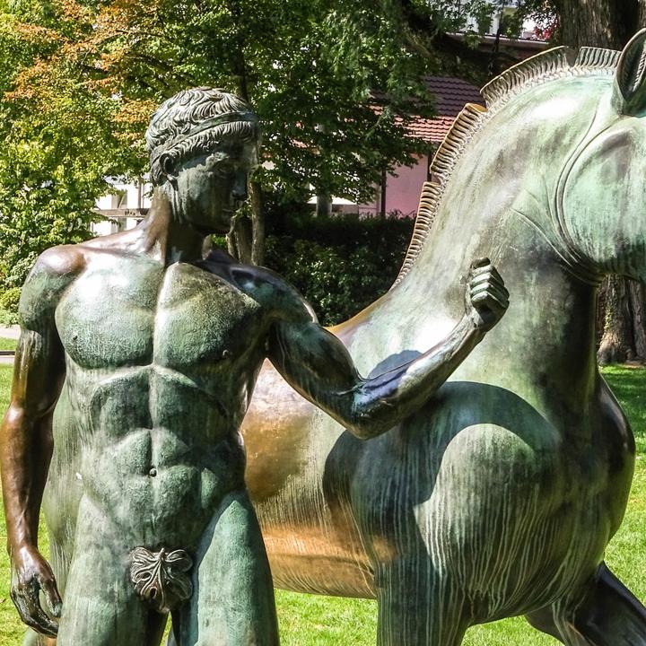 Füdliblutte und merkwürdige Skulpturen Luzerns – Top oder Flop?