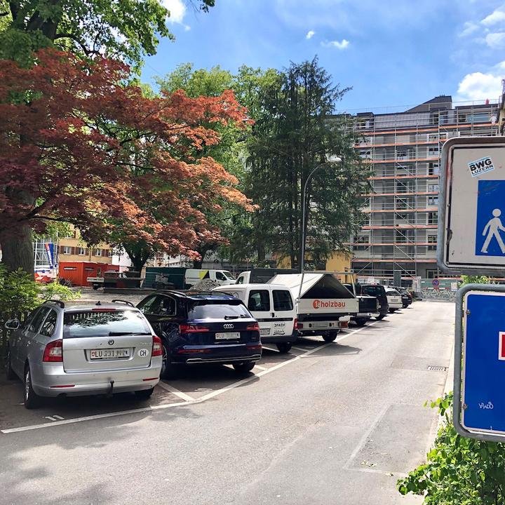 Deutlicher Parkplatzabbau kommt auch in Luzern aufs Tapet