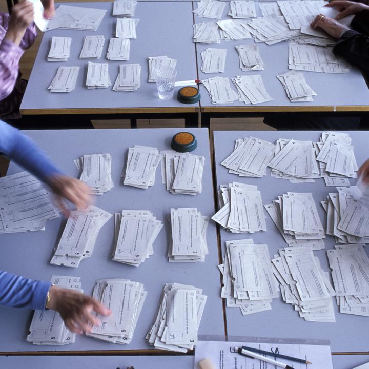 Knatsch in Zug: Verwaltung ändert heimlich Stimmzettel