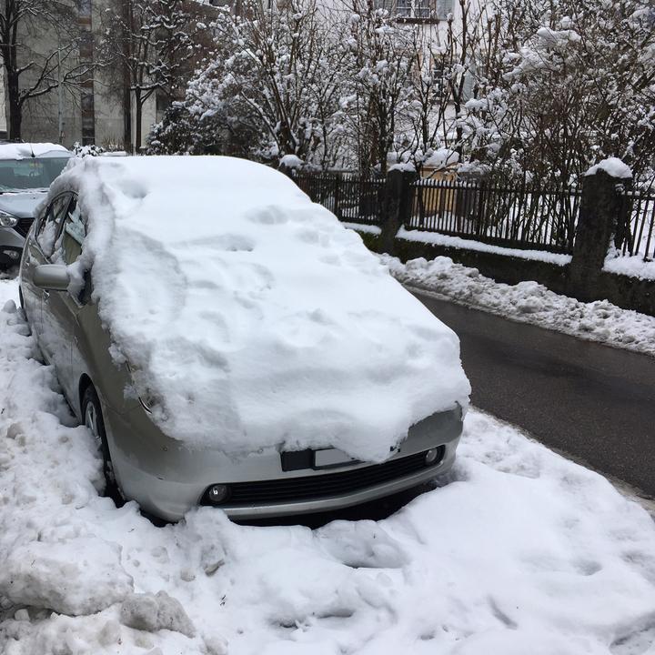 Welche Autos verstecken sich hier im Schnee?