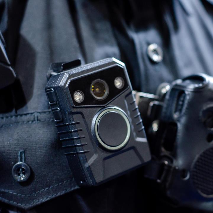 Vielerorts bereits Standard: Polizisten mit Kameras.